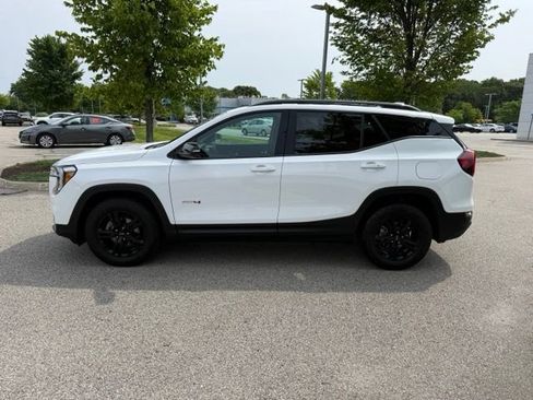 Used 2023 GMC Terrain AT4 AWD/4WD image 8