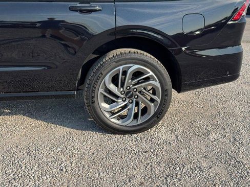 New 2025 Lincoln Navigator Reserve image 9