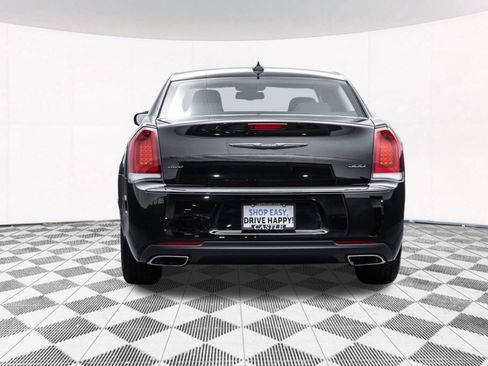 Used 2022 Chrysler 300 Touring w/ Sport Appearance Package image 10