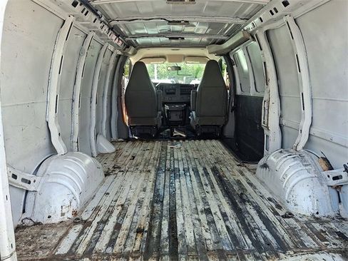 Used 2020 Chevrolet Express 2500 image 31