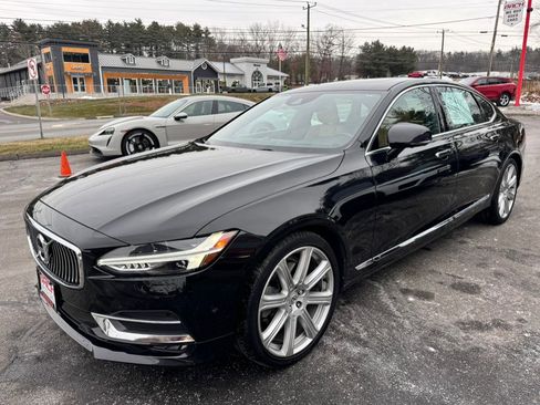 Used 2018 Volvo S90 T6 Inscription w/ Convenience Package image 4