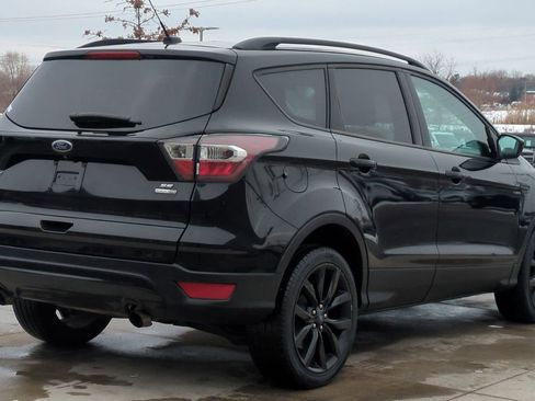 Used 2017 Ford Escape SE w/ Equipment Group 201A image 7