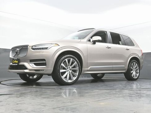 Used 2023 Volvo XC90 B6 Plus image 54
