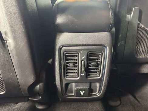 Used 2015 Jeep Grand Cherokee Altitude image 33