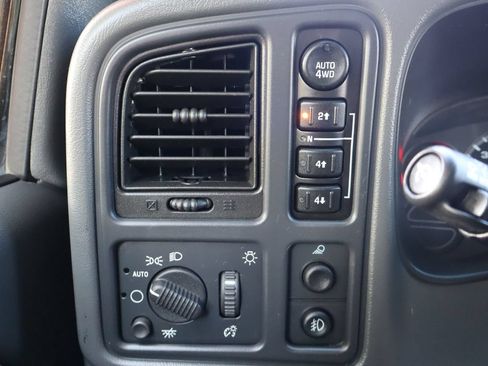 Used 2003 GMC Sierra 1500 SLT w/ SLT Preferred Equipment Group AWD/4WD image 30