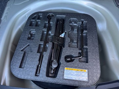 Used 2025 Toyota Corolla LE image 17