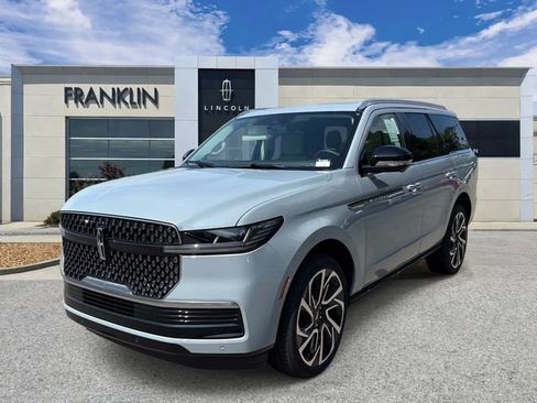 New 2026 Lincoln Navigator Reserve AWD/4WD image 3