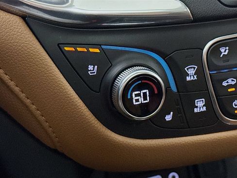 Used 2019 Chevrolet Equinox Premier AWD/4WD image 24
