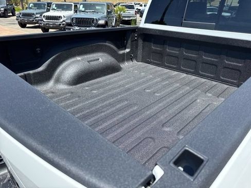 Used 2024 RAM 2500 Laramie AWD/4WD image 11