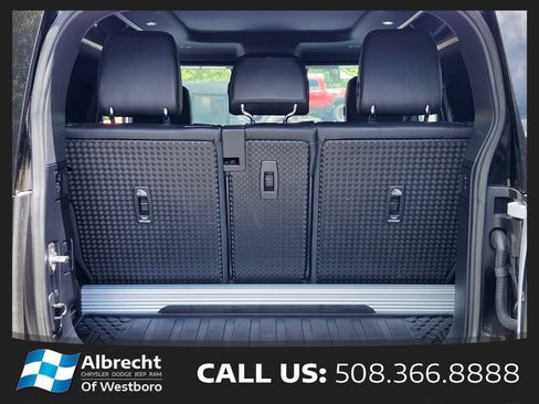 Used 2023 Land Rover Defender 90 SE AWD/4WD image 31