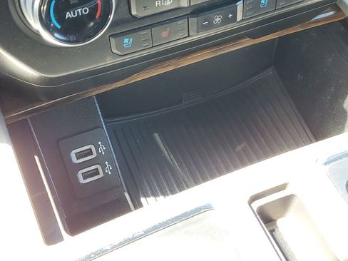 Used 2020 Ford F150 Lariat w/ Equipment Group 502A Luxury AWD/4WD image 32