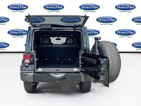 Used 2018 Jeep Wrangler Unlimited Sahara AWD/4WD image 23