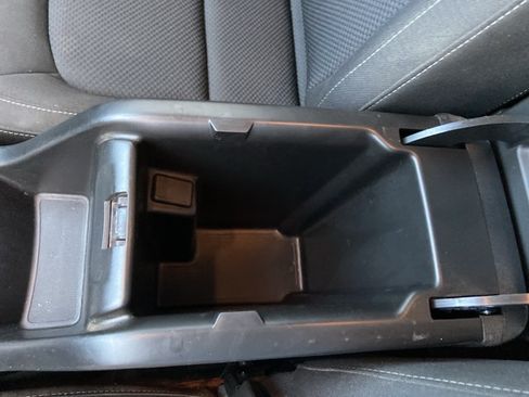 Used 2022 Chevrolet Colorado LT w/ Fleet Safety Package RWD image 41