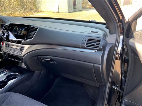 Used 2022 Honda Pilot Sport image 17