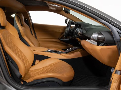 Used 2019 Ferrari 812 Superfast RWD image 40
