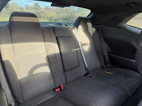 Used 2015 Dodge Challenger R/T image 33