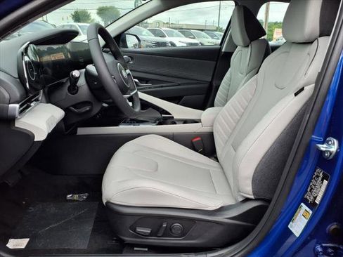 New 2025 Hyundai Elantra Limited image 15