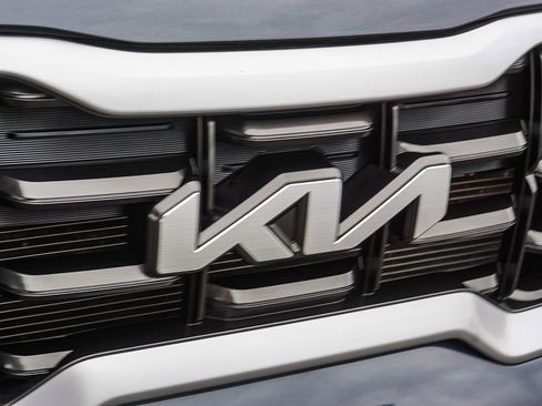 Certified 2024 Kia Telluride S FWD image 12