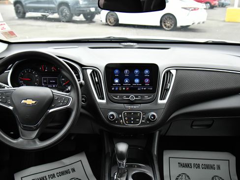 Used 2024 Chevrolet Malibu LT image 34