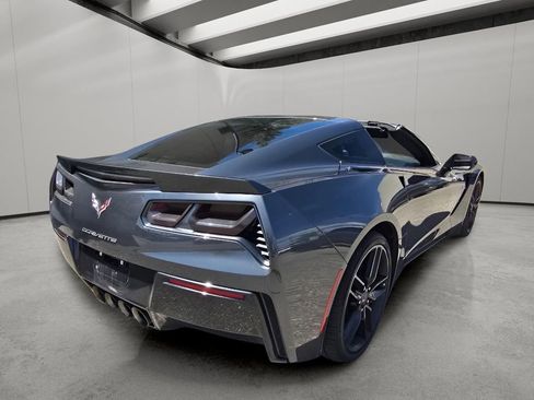 Used 2017 Chevrolet Corvette Stingray Coupe RWD image 9