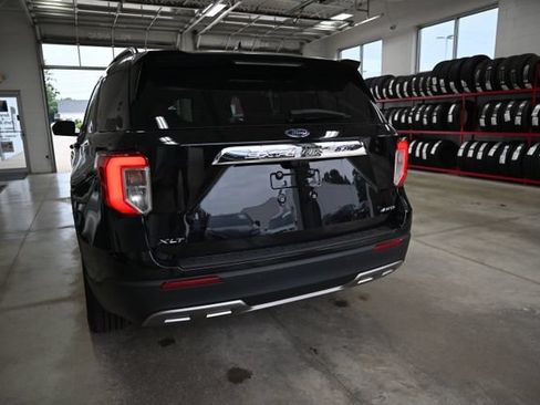 Used 2022 Ford Explorer XLT w/ Equipment Group 202A AWD/4WD image 8