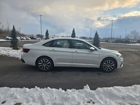 New 2026 Volkswagen Jetta SE FWD image 6