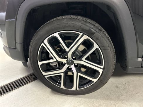 Used 2025 Jeep Compass Limited AWD/4WD image 12