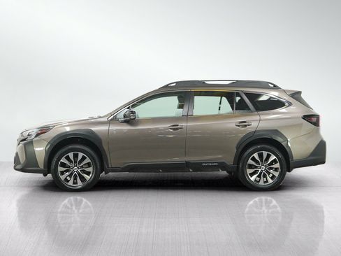 Used 2023 Subaru Outback Limited AWD/4WD image 2