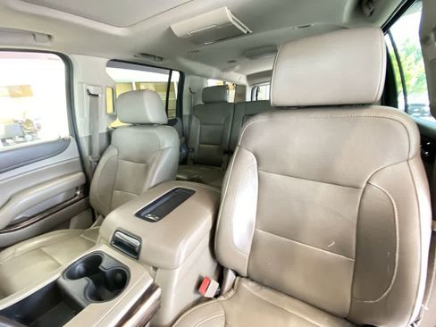 Used 2015 GMC Yukon XL SLT w/ Open Road Package AWD/4WD image 14