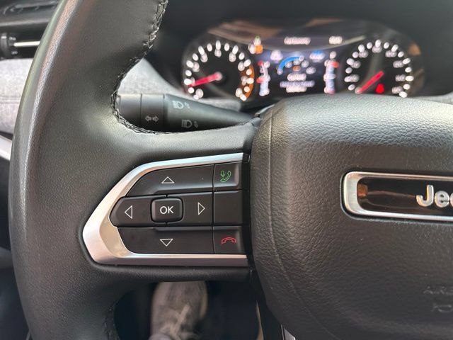 Used 2024 Jeep Compass Latitude AWD/4WD image 23