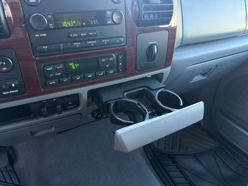 Used 2007 Ford F350 Lariat AWD/4WD image 28