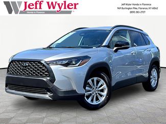 Used 2025 Toyota Corolla Cross LE w/ Moonroof Package AWD/4WD video 1