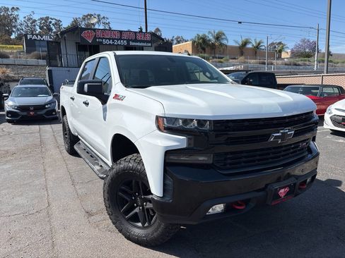 Used 2019 Chevrolet Silverado 1500 LT Trail Boss AWD/4WD image 2
