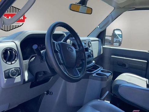 Used 2022 Ford E-350 and Econoline 350 Super Duty RWD image 35