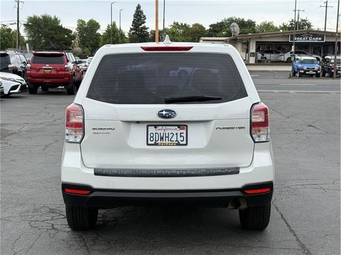 Used 2018 Subaru Forester 2.5i AWD/4WD image 6