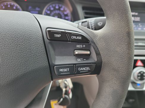 Used 2019 Hyundai Elantra SE FWD image 22