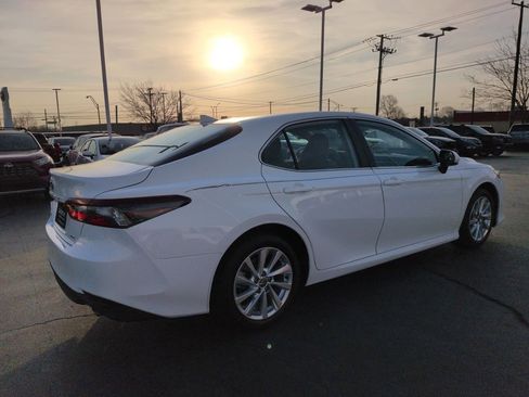 Used 2023 Toyota Camry LE image 5