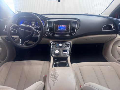Used 2016 Chrysler 200 Limited image 16