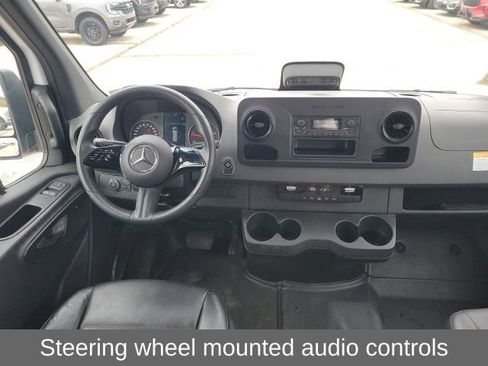 Used 2025 Mercedes-Benz Sprinter 2500 image 4
