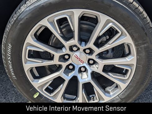 New 2026 GMC Yukon Denali w/ Advanced Technology Package AWD/4WD image 11