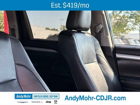 Used 2017 Toyota Highlander XLE AWD/4WD image 30