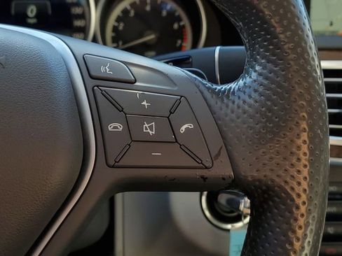 Used 2014 Mercedes-Benz E 350 Sedan image 16
