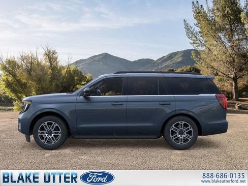 New 2026 Ford Expedition Active image 3