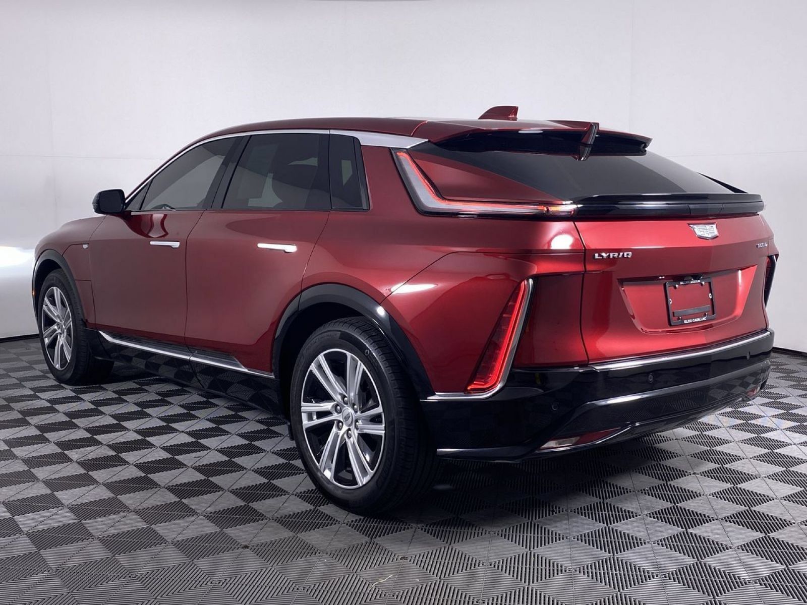 Certified 2024 Cadillac Lyriq Tech w/ LPO, Floor Liner Package AWD/4WD image 18