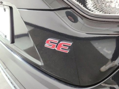 Used 2020 Toyota Corolla SE FWD image 13