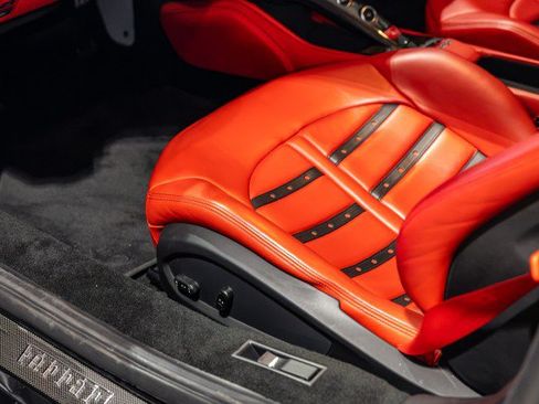 Used 2019 Ferrari 488 GTB RWD image 39