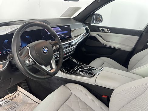 Used 2026 BMW X5 xDrive40i AWD/4WD image 11