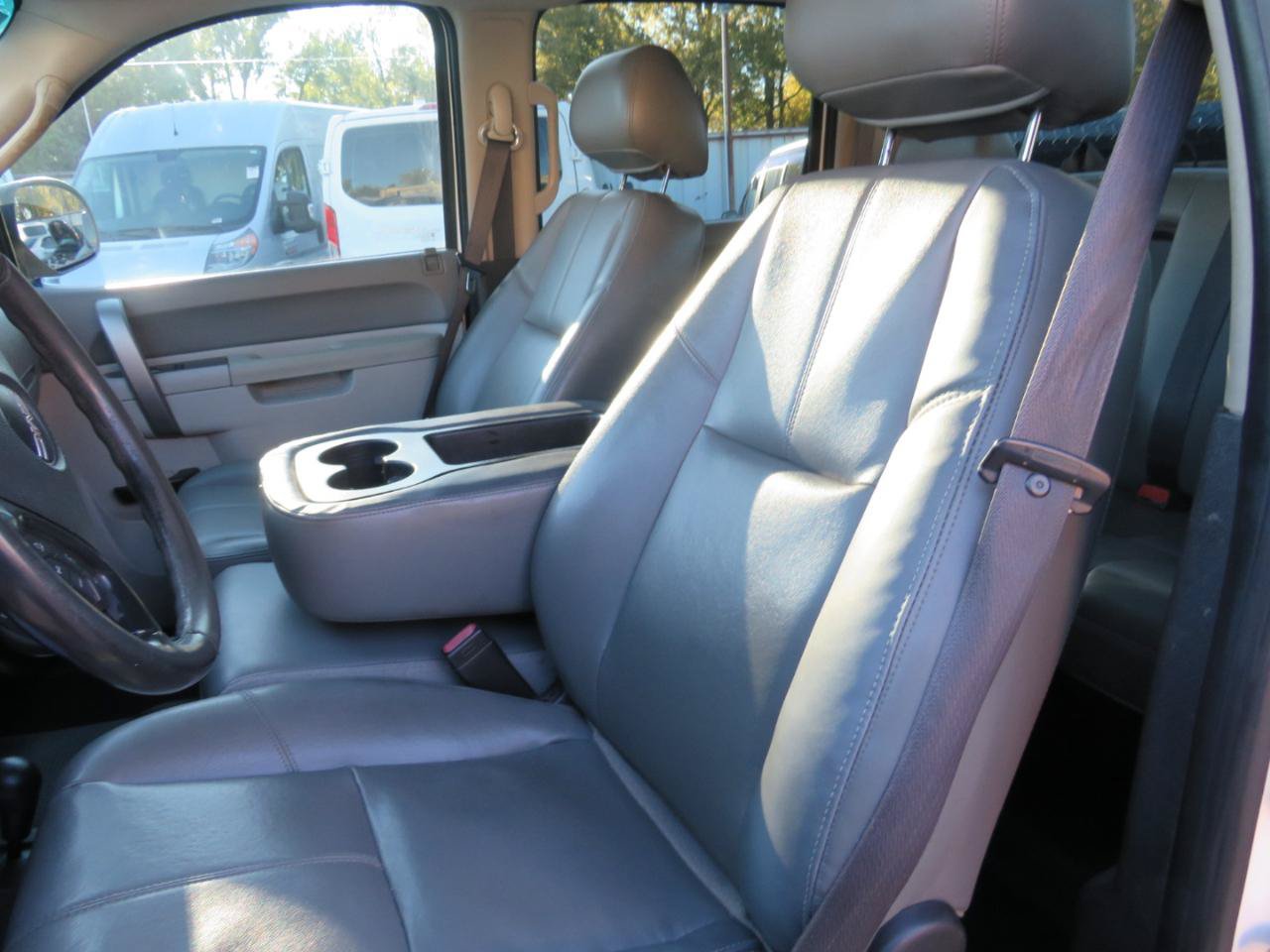 Used 2012 GMC Sierra 2500 W/T AWD/4WD image 8