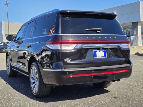 Used 2024 Lincoln Navigator Reserve image 9