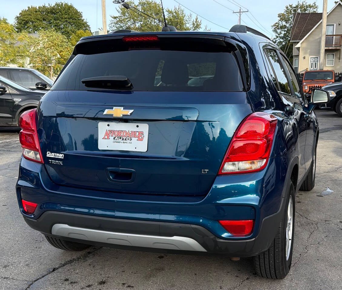 Used 2020 Chevrolet Trax LT w/ LT Convenience Package FWD image 13